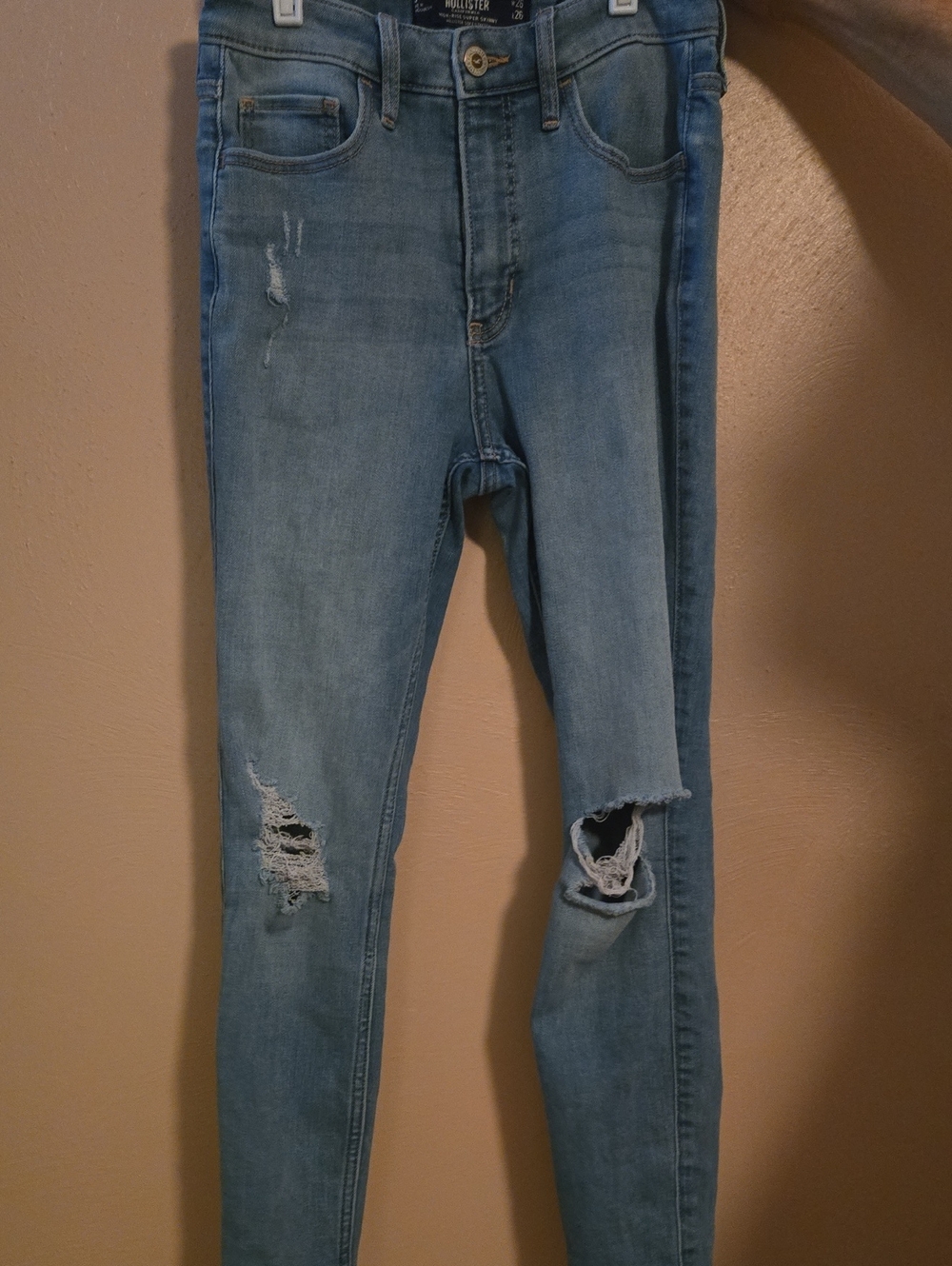 Hollister Women's Light Wash Ripped Skinny Jeans